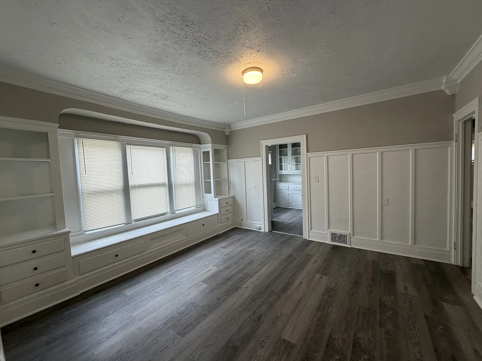 3346 East 134th Street - Upstairs — Photo 4