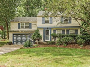 3680 Stoneleigh Rd, Cleveland Heights, OH 44121