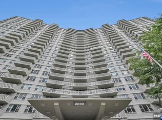 2000 Linwood Ave APT 23E, Fort Lee, NJ 07024