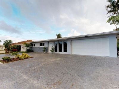 2320 NE 195th St, Miami, FL, 33180
