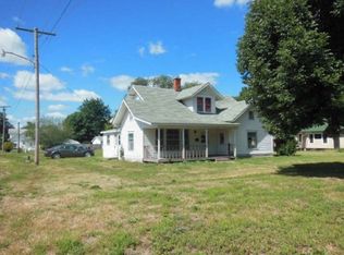 119 S Hickory St, Assumption, IL 62510