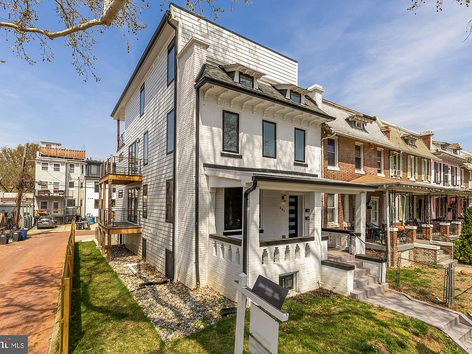 2nd image of 641 Quebec Pl NW #1
