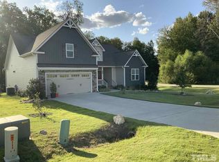 16 Mineral Spring Ln, Fuquay Varina, NC 27526