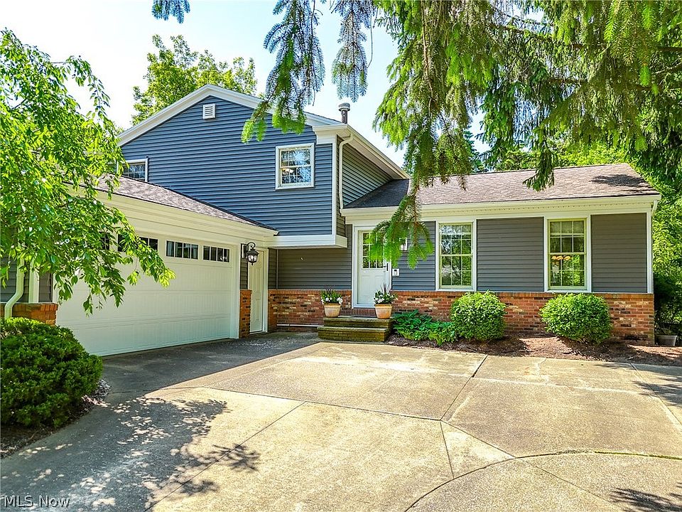 1st image of 400 Sturbridge Dr