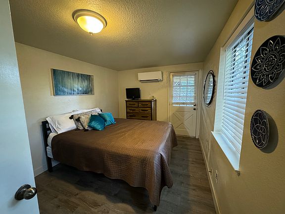 2nd image of 247 Live Oak St #1