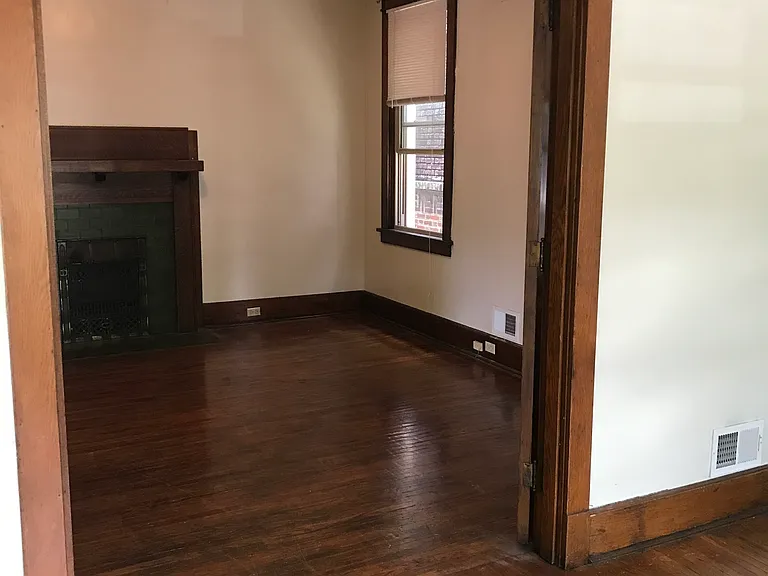 732 Summerlea St — Photo 5