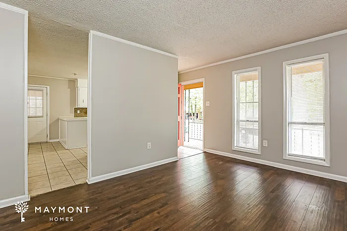 8707 Oakhaven Dr — Photo 3
