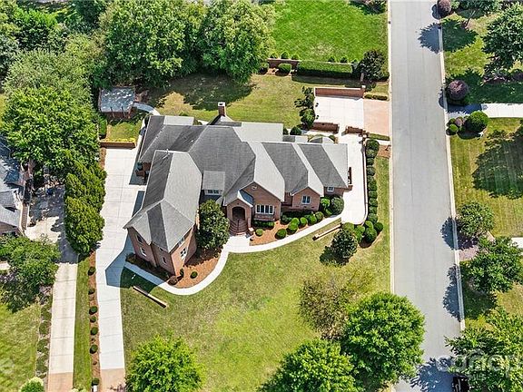 4th image of 8710 Calumet Farms Dr