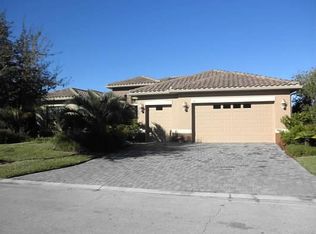 910 San Raphael St, Poinciana, FL 34759