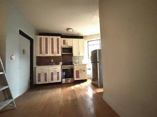 161 Utica Avenue image 1 of 9