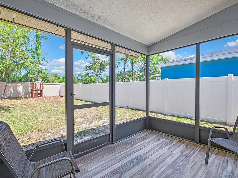 8053 Canterbury St — Photo 12