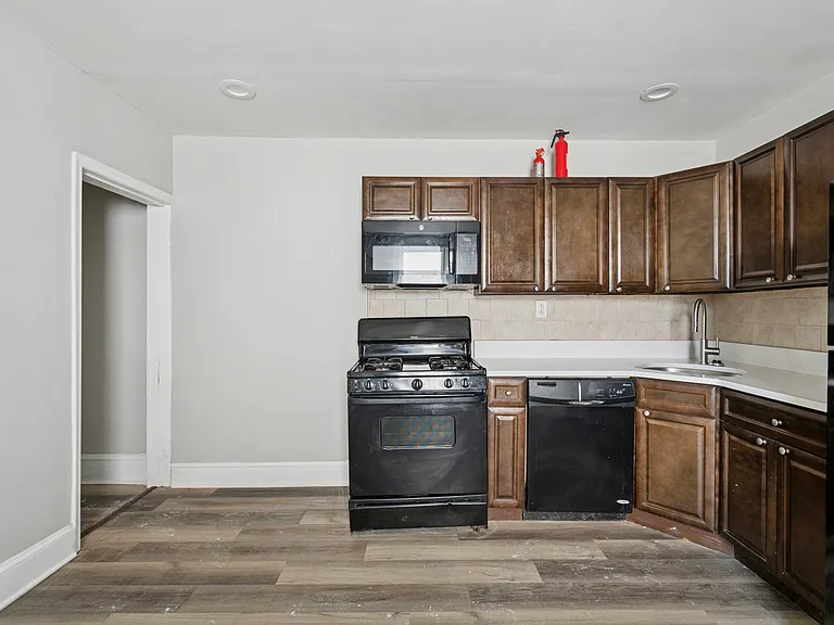 424 N 64th St #1 — Photo 10