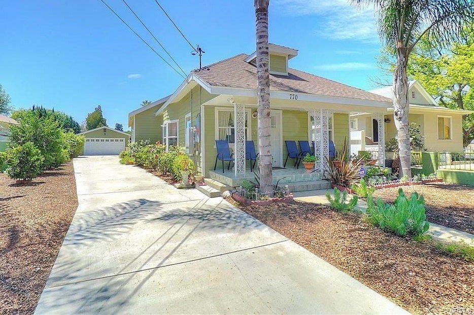 2nd image of 770 Merrett Dr