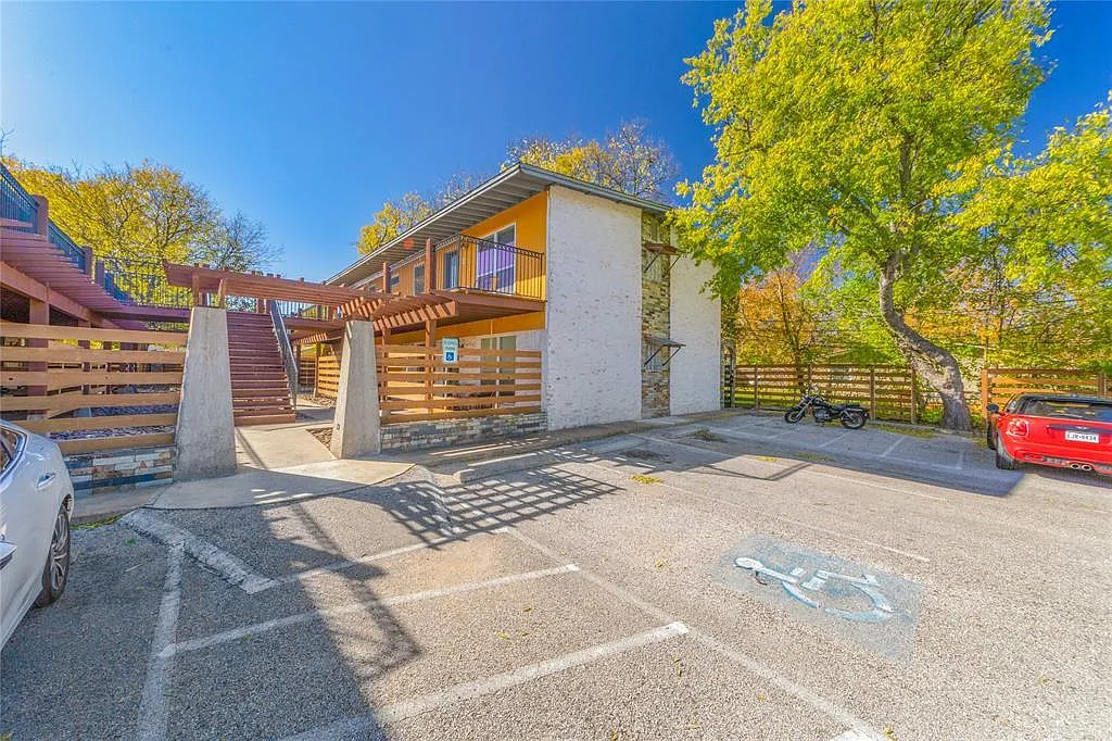 2 bed, 1.0 bath, 850 sqft, $1,450 — Photo 3