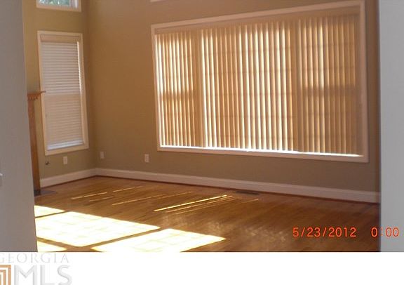 3rd image of 2636 Hollow Pne