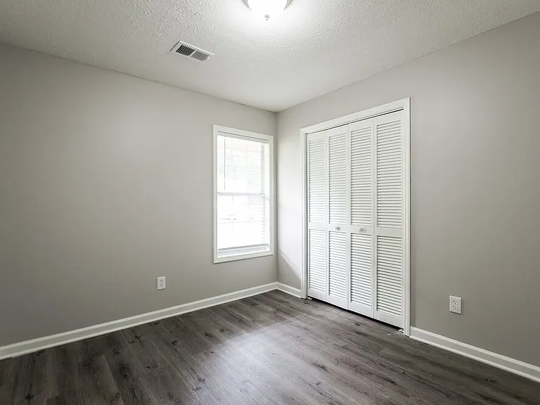 3224 Valley View St — Photo 13