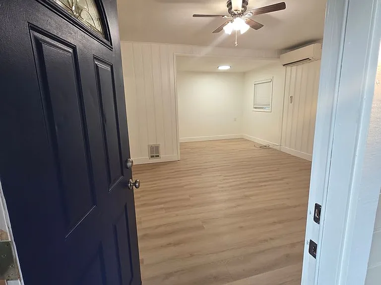 4072 Flower St — Photo 3