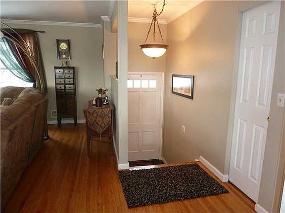 3rd image of 939 Highland Ave