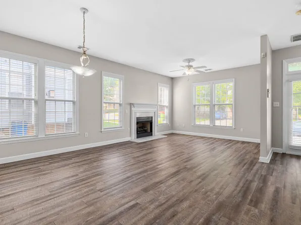 6924 Jeffreys Creek Ln, Raleigh, NC 27616