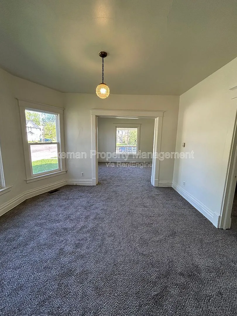 Building Photo - 1104 Washington Ave #1