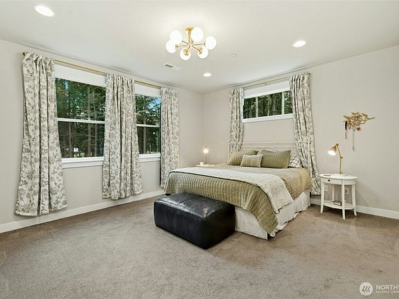 3rd image of 1533 11th Court