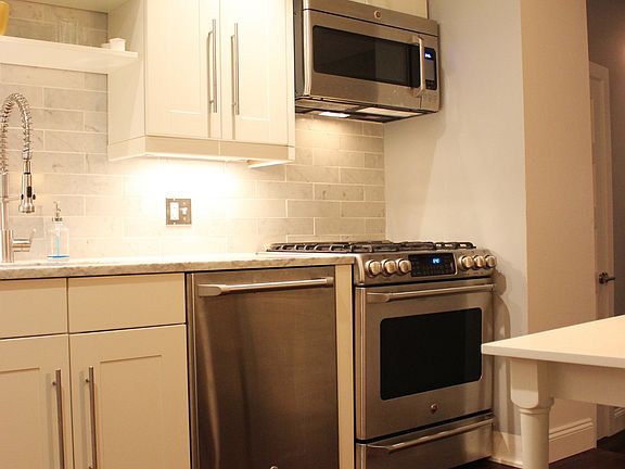 Kitchen (5 burner range)