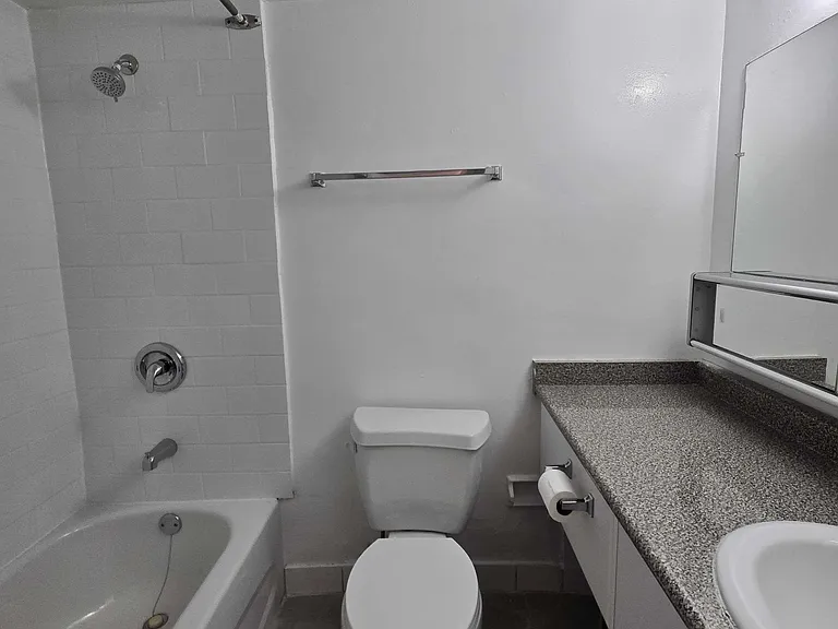 325 Bogert Ave — Photo 3