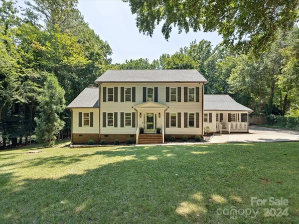 3318 Ironwood Dr, Matthews, NC 28104