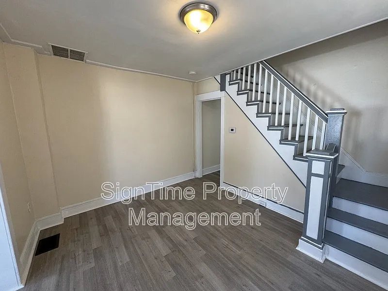 2 bed, 1.0 bath, 1200 sqft, $1,150 — Photo 2