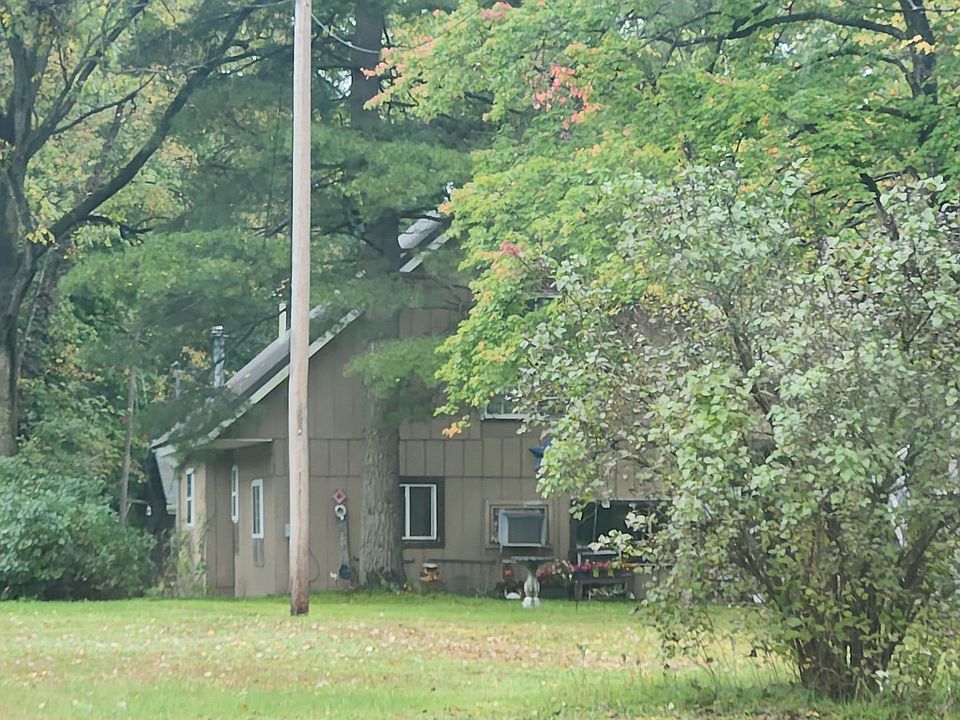 2nd image of 3560 Abbottsford Rd