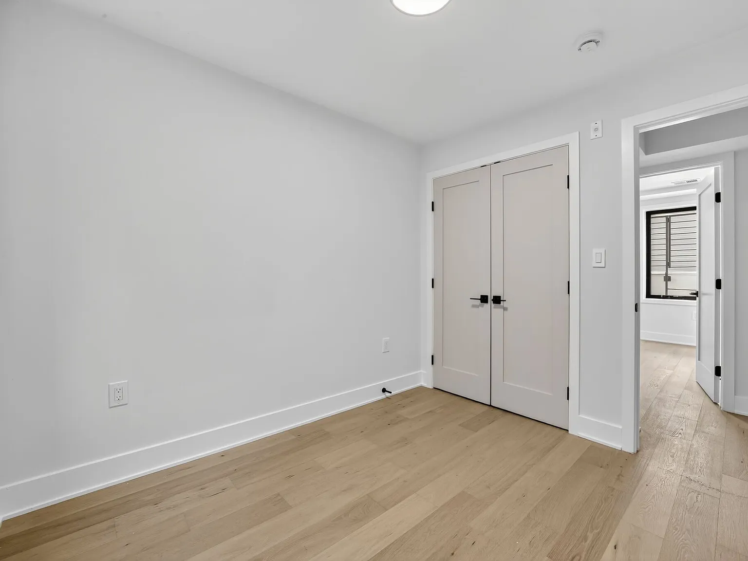 2 bed, 1100 sqft, $3,900 — Photo 4