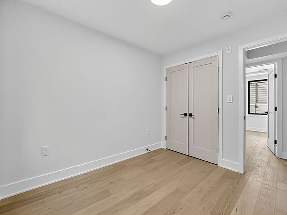 4th image of 2440 Ontario Rd NW #5