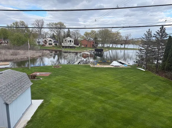 4695 Forest Ave, Waterford, MI 48328