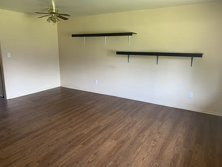 518 G St SE #A — Photo 1