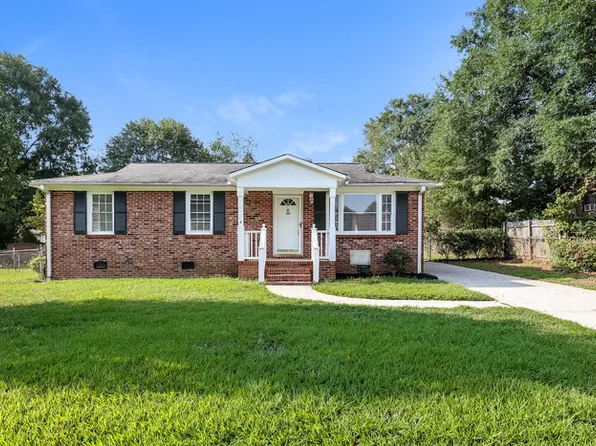24 Prestbury Dr, Greenville, SC 29605