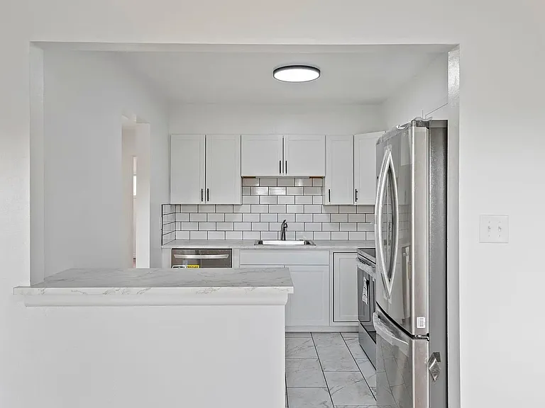 2015 W 10th Ave — Photo 9