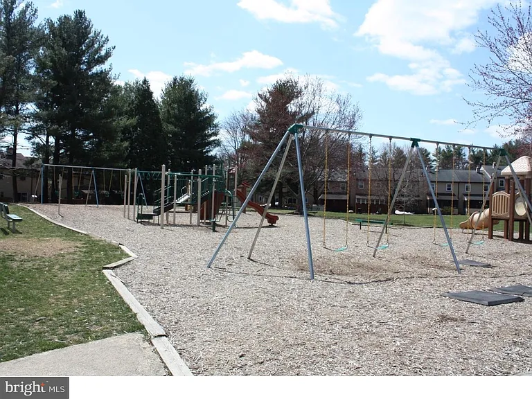 60 Providence Ave — Photo 58
