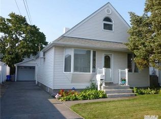 43 Tameling Ave, Babylon, NY 11702