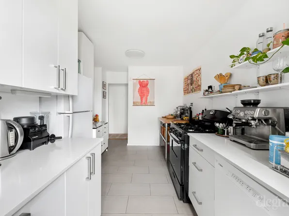 212 East Broadway image 6 of 12