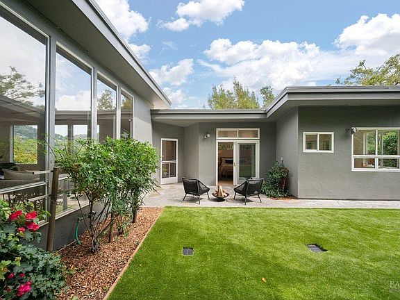 3rd image of 185 Circle Avenue