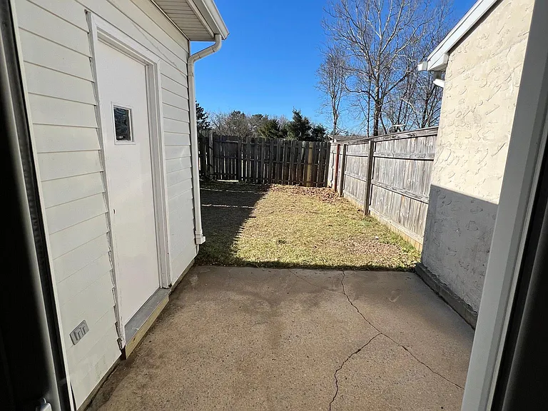12 Townview Dr — Photo 8