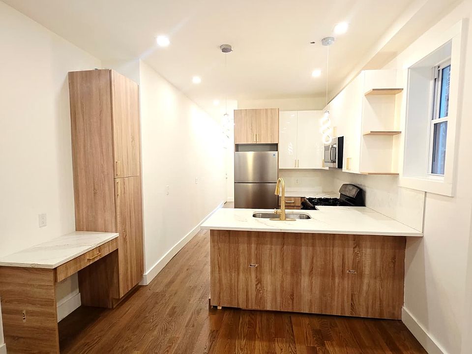 1st image of 232 Van Horne St #2A