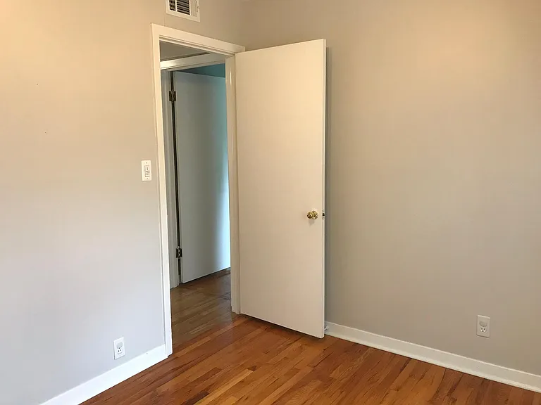 6515 W 72nd St — Photo 14