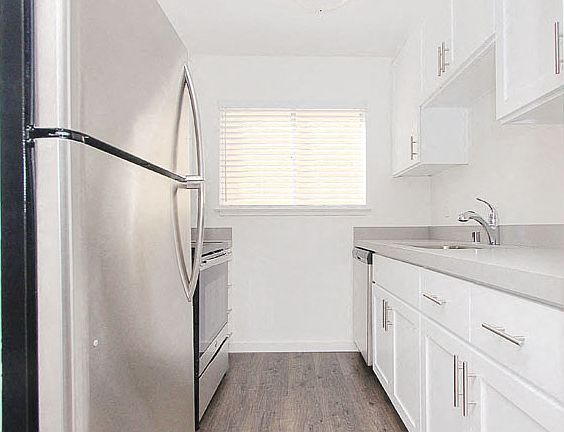 2nd image of 530 Kendall Ave #4