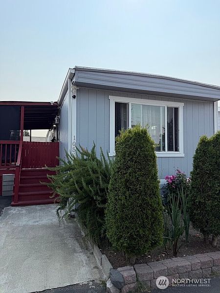 2nd image of 210 37th Street SE #105