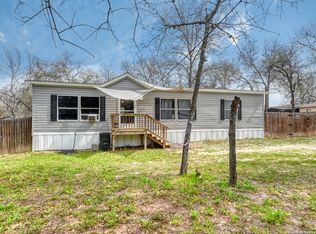 23042 Fawn Trail Dr, Elmendorf, TX 78112