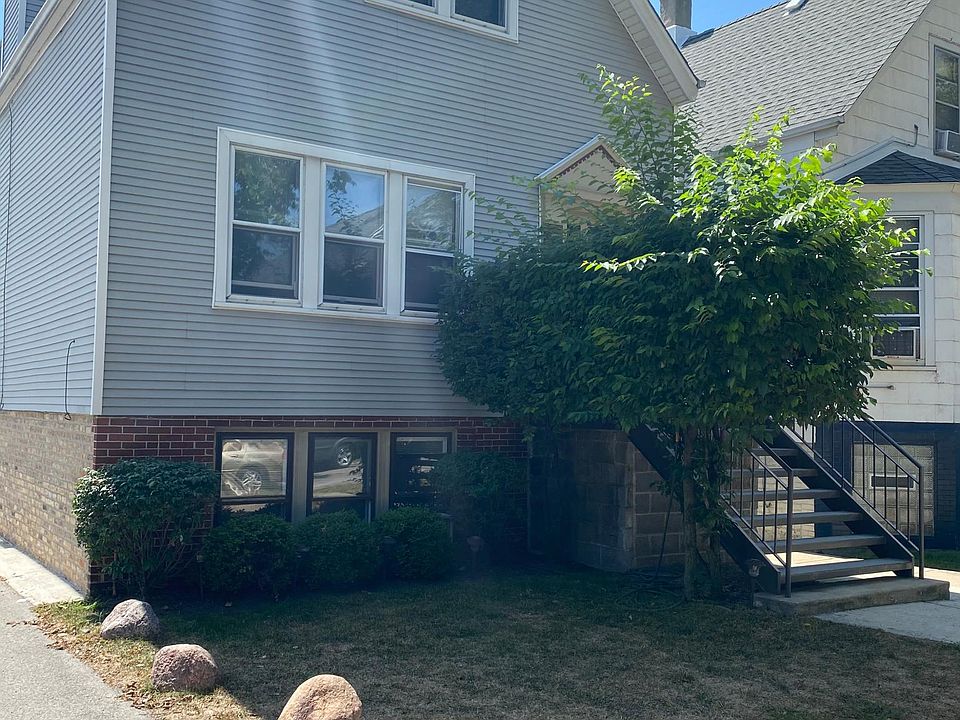 1st image of 1615 W Summerdale Ave APT 3