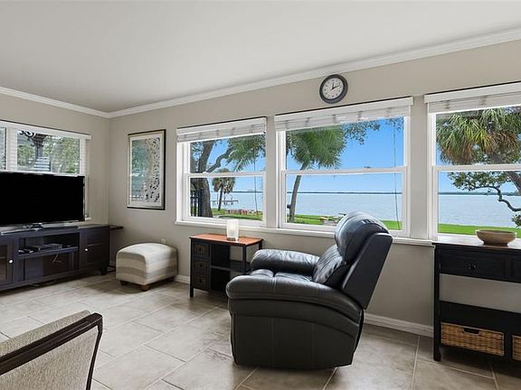 4th image of 1101 VICTORIA DRIVE #1