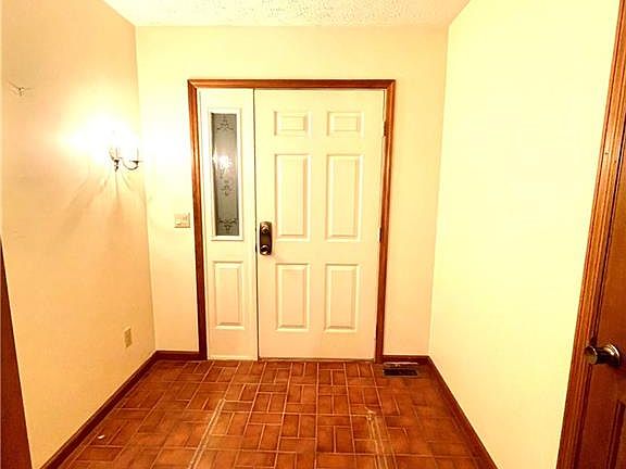 5th image of 662 Pine Needles Dr