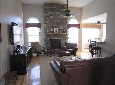 3rd image of 92 Tackett Cir